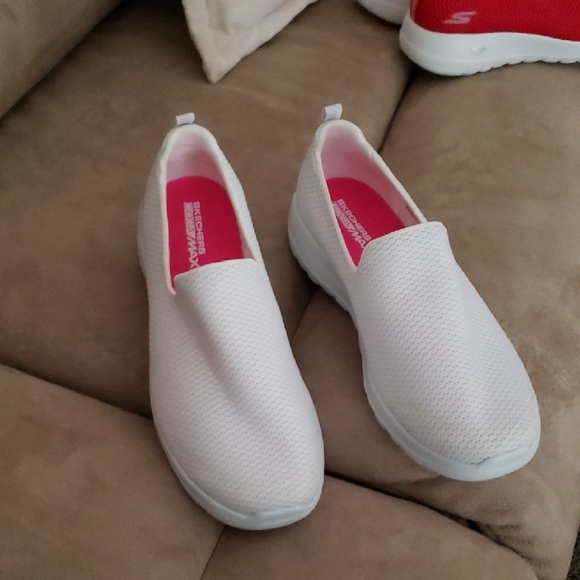 SKETCHED GOGA MAX Shoes - Skechers Women's White Slip-On